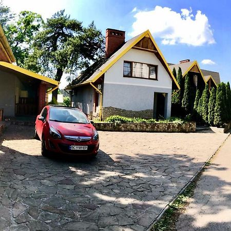 Tri Dorogi Hotel Lviv Exterior photo