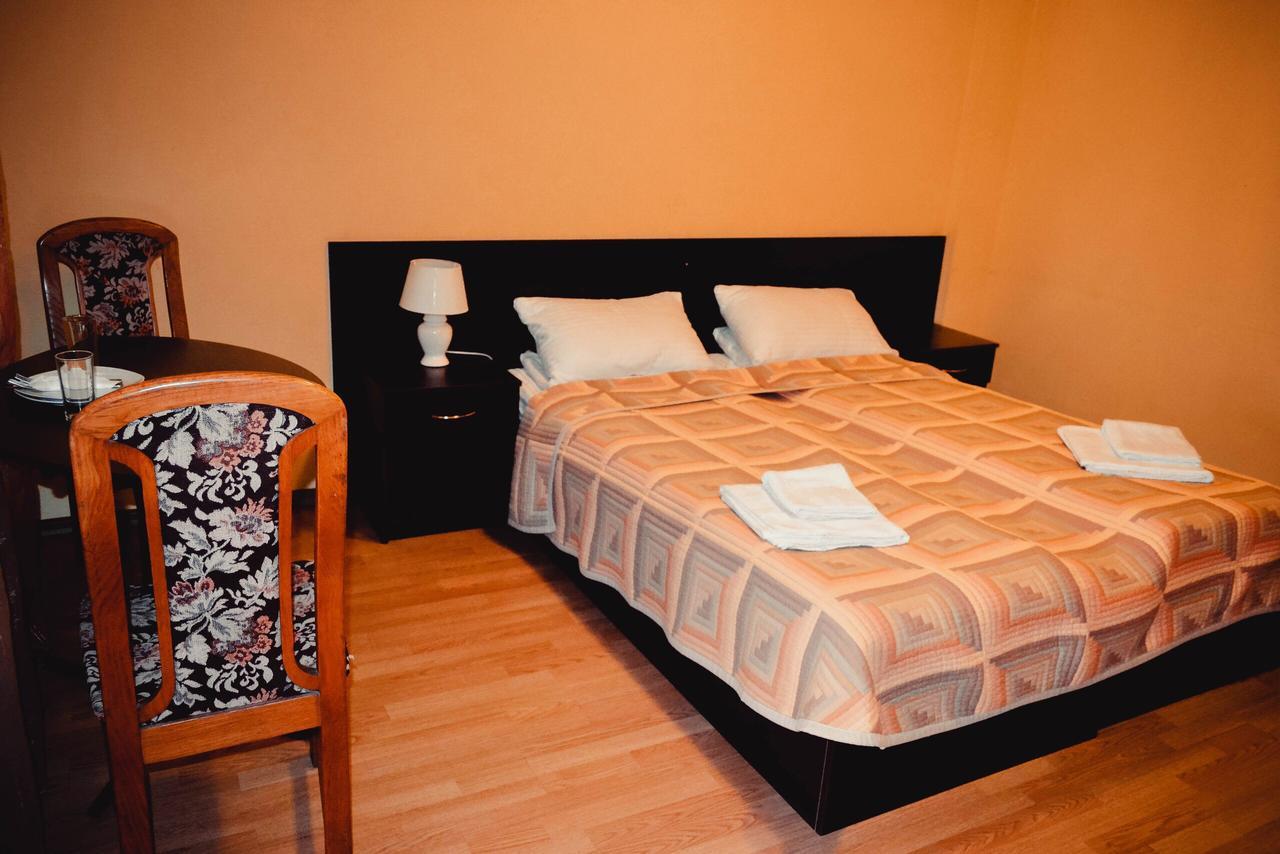 Tri Dorogi Hotel Lviv Exterior photo